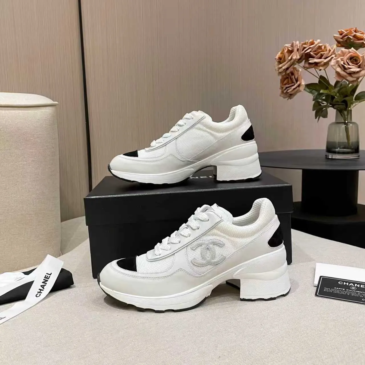 👟👟Ex-factory price 580👟👟Chanel Panda Shoes! 2025 counter's top casual sports shoes. This classic design; the upper is electro-embroidered with a variety of techniques; the outsole is fashionable and sporty; the unusual inclusion of a variety of color matching elements... The diversified mix and match is very good-looking and versatile, and can be used for leisure, fashion, sports, and outdoor... ꫛꫀꪝ Go➫ Materials: ❶Upper made of: original imported first-layer silk cowhide + original waterproof cloth + original first-layer cowhide ❷Inner lining: Original Yangli + Net ❸ Outsole based on: Original TPU combination outsole Special counter boutique packaging complete set for women 35–40